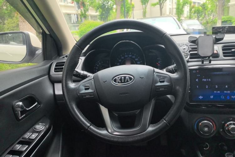 Used Kia K2 2011 Sedan 1.6L Automatic Transmission Premium Steering Wheel