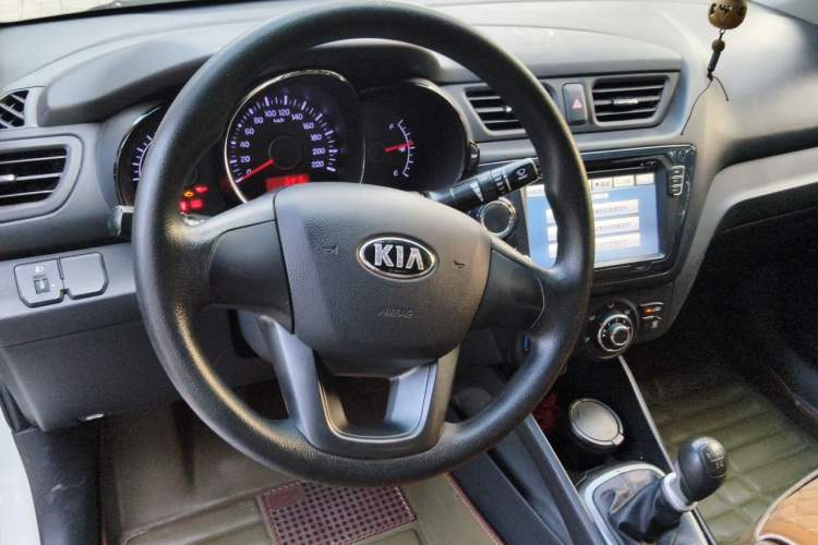 Used Kia K2 2011 Sedan 1.4L Manual Transmission GLS Steering Wheel