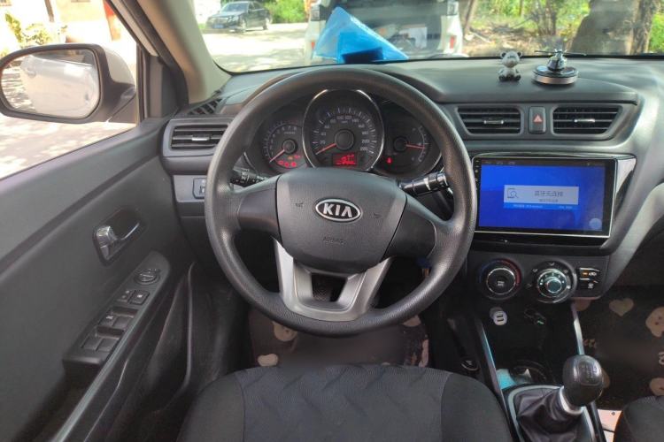 Used Kia K2 2011 Sedan 1.4L Manual Transmission GLS Steering Wheel
