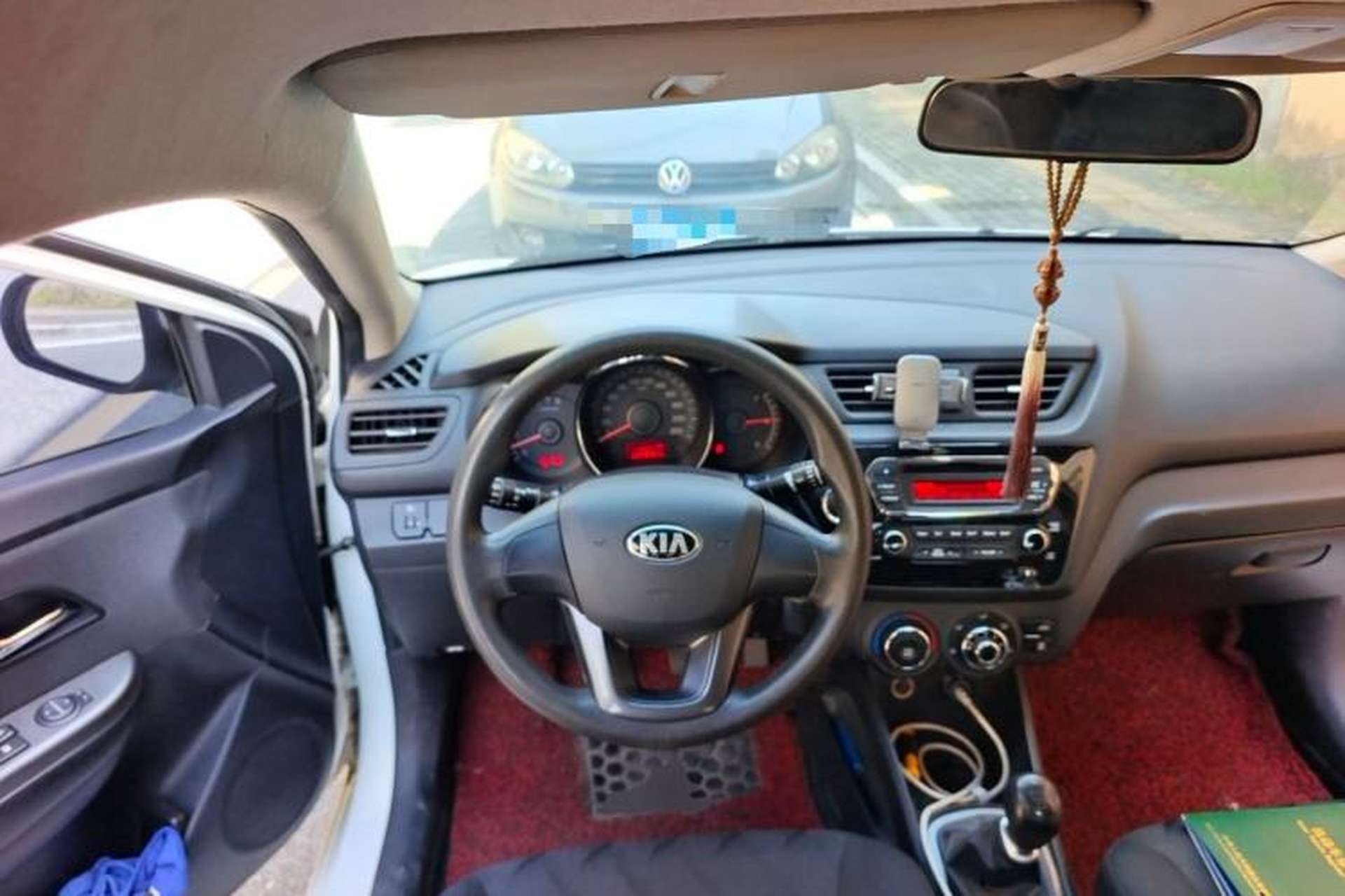 Used Kia K2 2011 Sedan 1.4L Manual Transmission GLS Steering Wheel