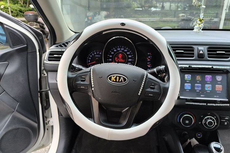 Used Kia K2 2011 Sedan 1.6L Automatic Transmission Premium Steering Wheel