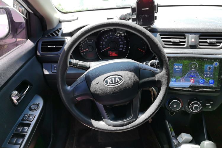 Used Kia K2 2011 Sedan 1.4L Manual Transmission GLS Steering Wheel