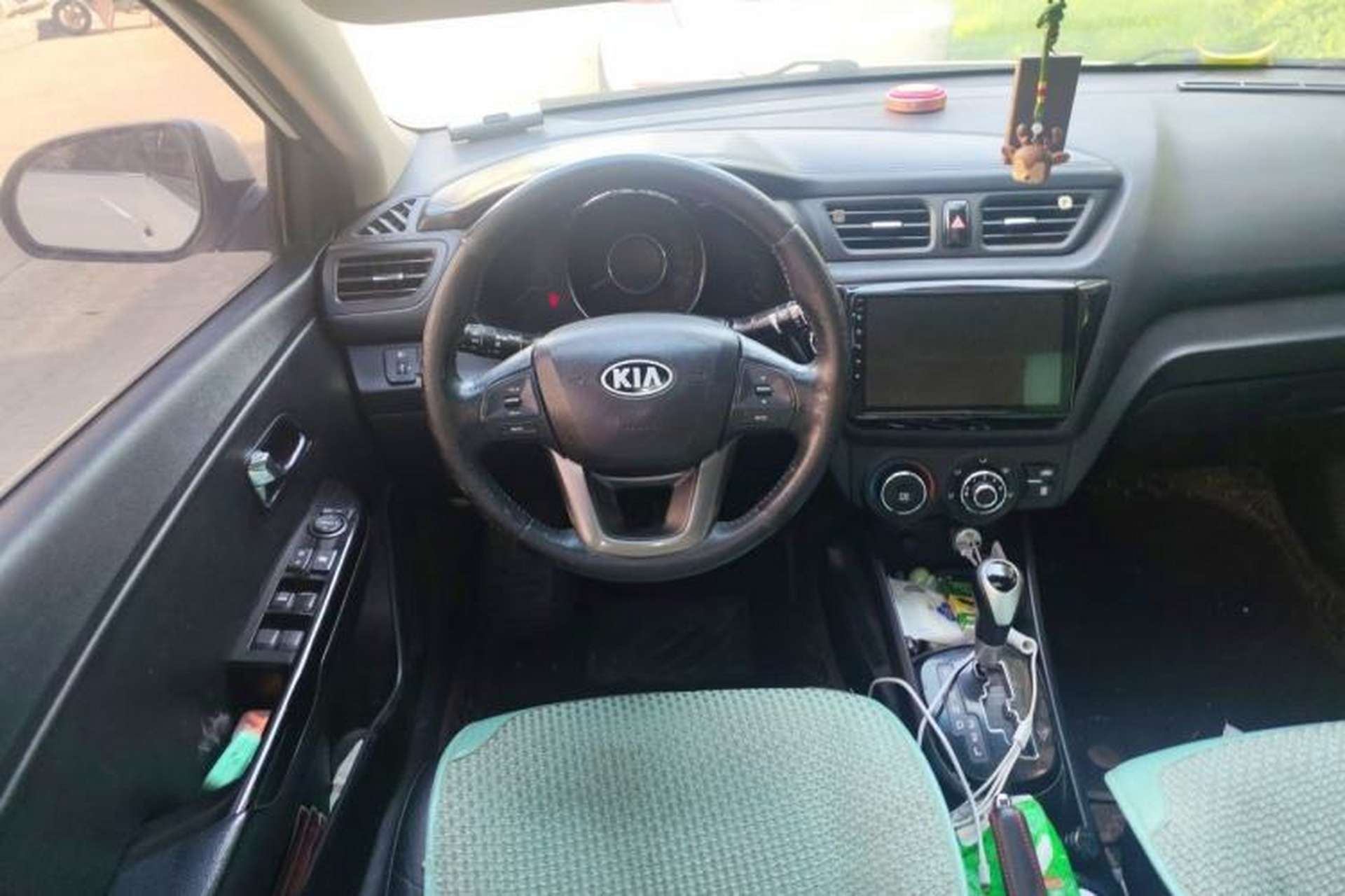 Used Kia K2 2011 Sedan 1.6L Automatic Transmission Premium Steering Wheel