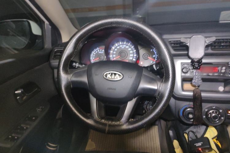 Used Kia K2 2011 Sedan 1.4L Manual Transmission GLS Steering Wheel