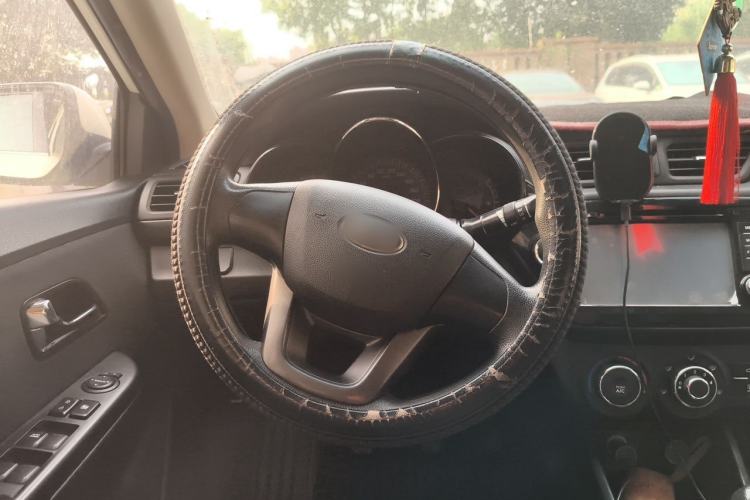 Used Kia K2 2011 Sedan 1.4L Manual Transmission GLS Steering Wheel