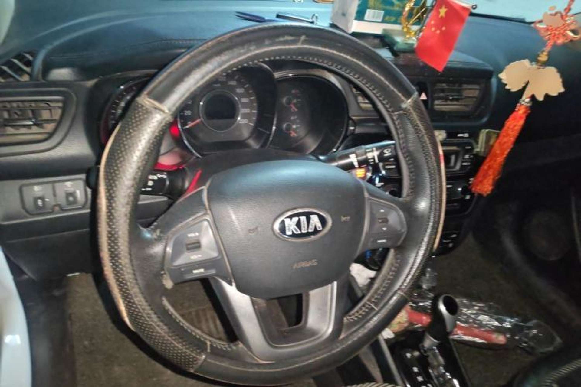 Used Kia K2 2011 Sedan 1.6L Automatic Transmission Premium Steering Wheel