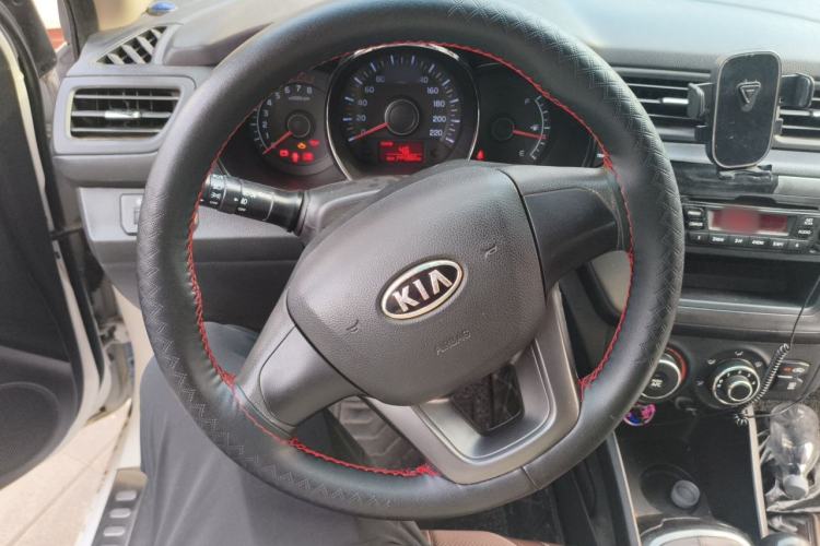 Used Kia K2 2011 Sedan 1.4L Manual Transmission GLS Steering Wheel