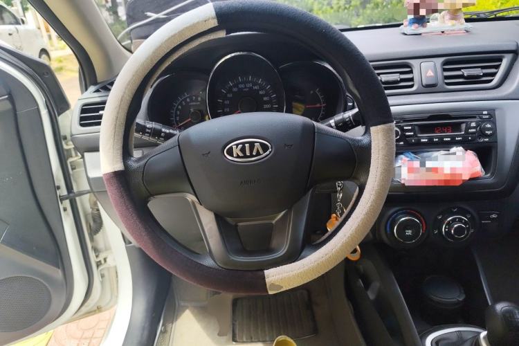Used Kia K2 2011 Sedan 1.4L Manual Transmission GLS Steering Wheel