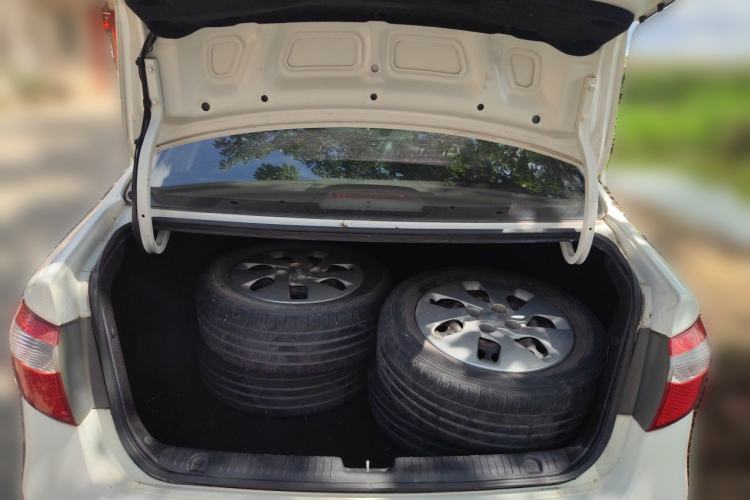 Used Kia K2 2011 Sedan 1.4L Manual Transmission GLS Trunk