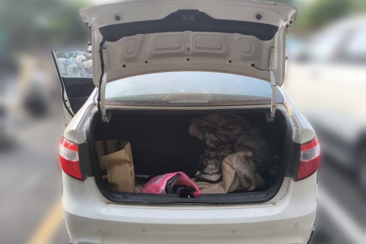 Used Kia K2 2011 Sedan 1.4L Manual Transmission GLS Trunk