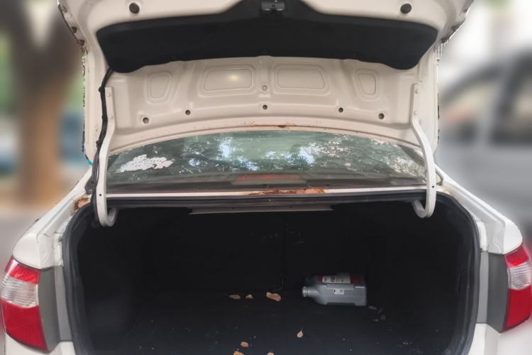 Used Kia K2 2011 Sedan 1.6L Automatic Transmission Premium Trunk