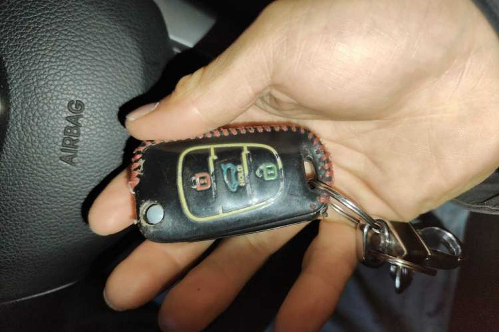 Used Kia K2 2011 Sedan 1.4L Manual Transmission GLS Vehicle Key
