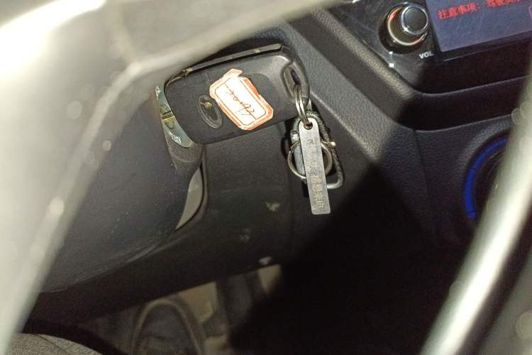 Used Kia K2 2011 Sedan 1.4L Manual Transmission GLS Vehicle Key