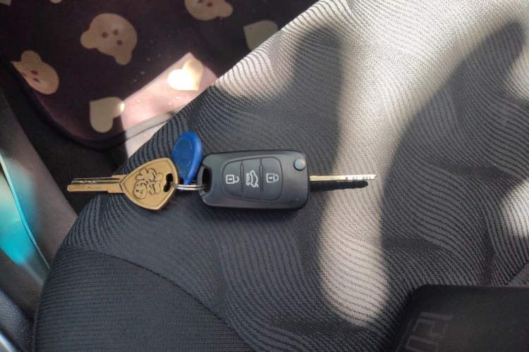 Used Kia K2 2011 Sedan 1.4L Manual Transmission GLS Vehicle Key