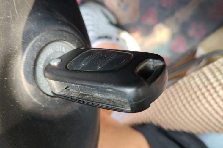 Used Kia K2 2011 Sedan 1.4L Manual Transmission GLS Vehicle Key