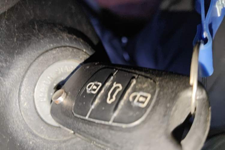 Used Kia K2 2011 Sedan 1.4L Automatic GLS Vehicle Key