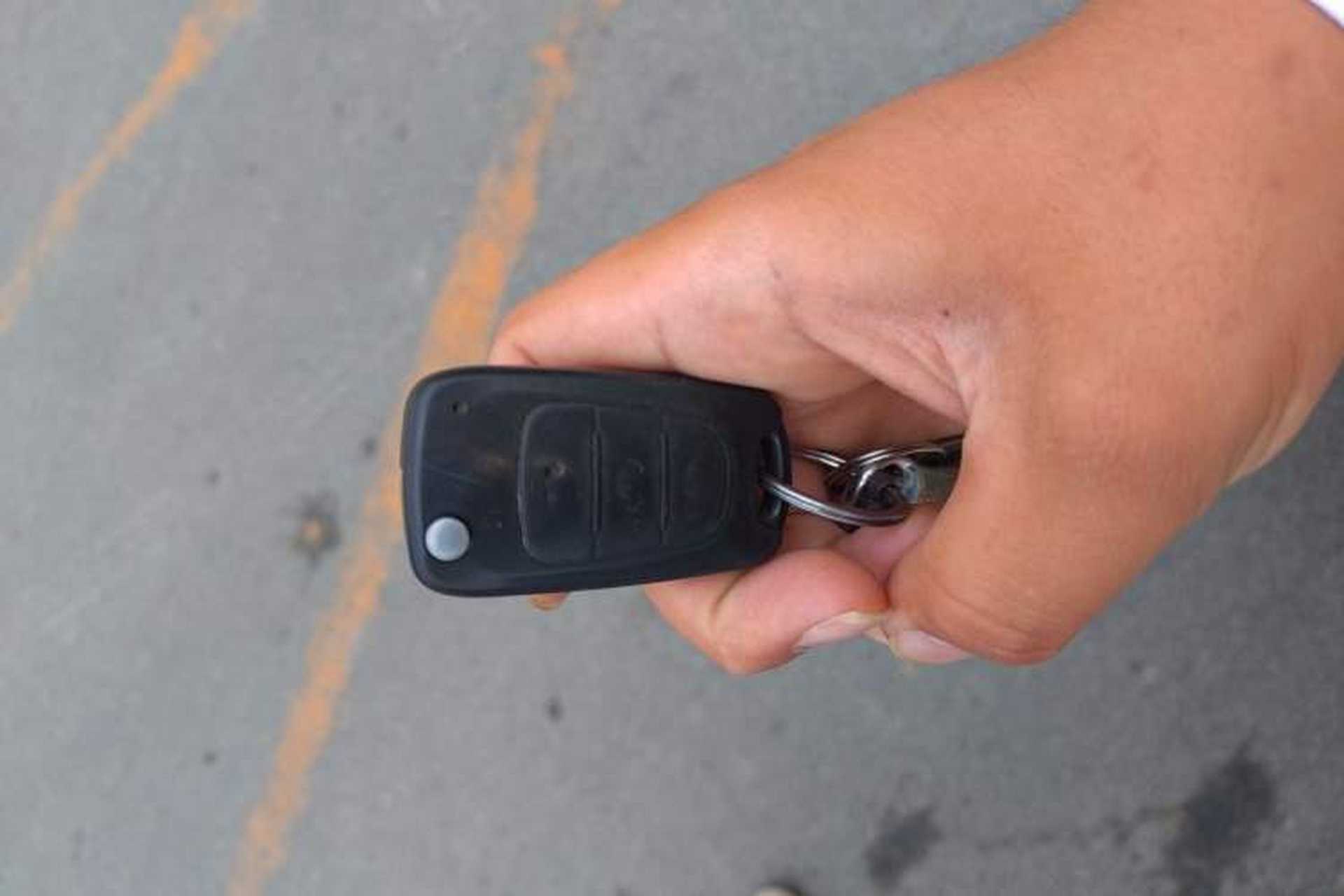 Used Kia K2 2011 Sedan 1.4L Manual Transmission GLS Vehicle Key