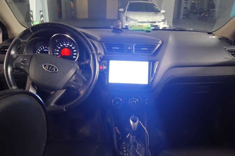 Used Kia K2 2011 Sedan 1.6L Automatic Transmission Premium Center Console