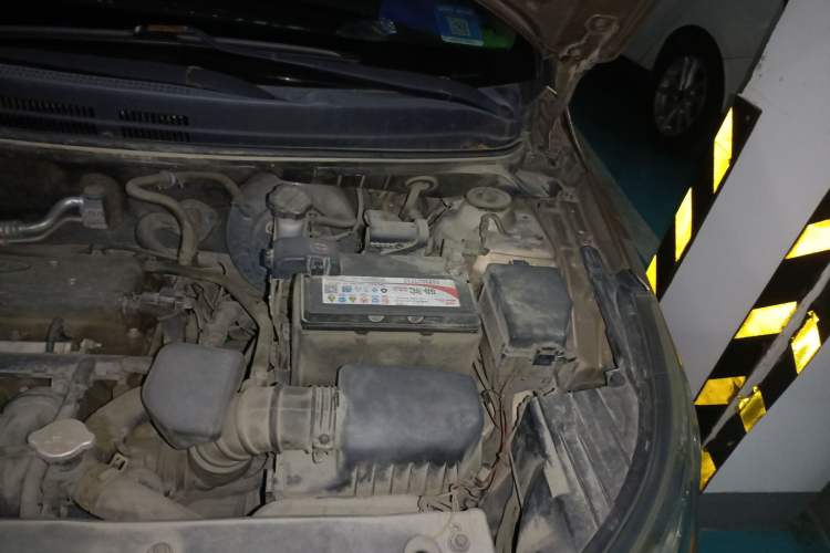 Used Kia K2 2011 Sedan 1.4L MT TOP Engine Bay Left