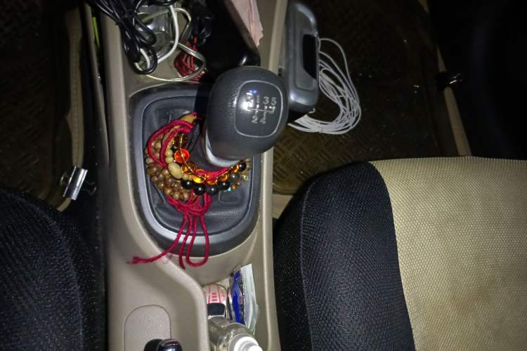 Used Kia K2 2011 Sedan 1.4L MT TOP Gear Lever
