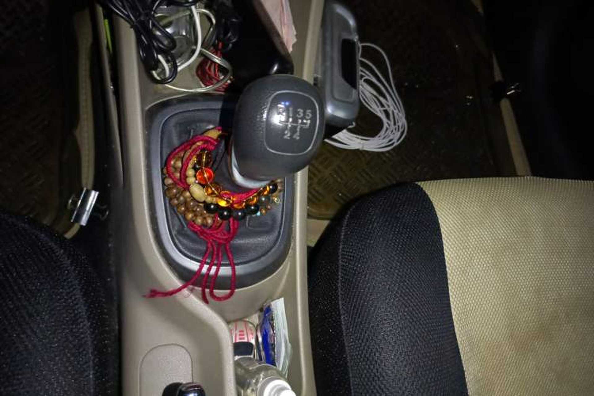 Used Kia K2 2011 Sedan 1.4L MT TOP Gear Lever