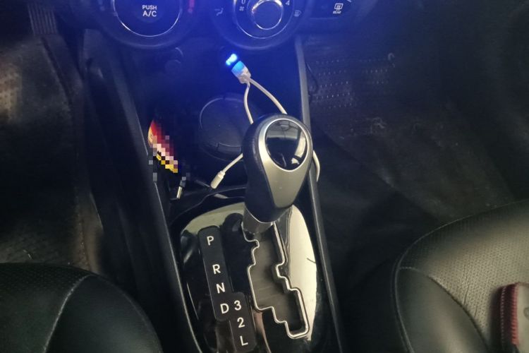 Used Kia K2 2011 Sedan 1.6L Automatic Transmission Premium Gear Lever