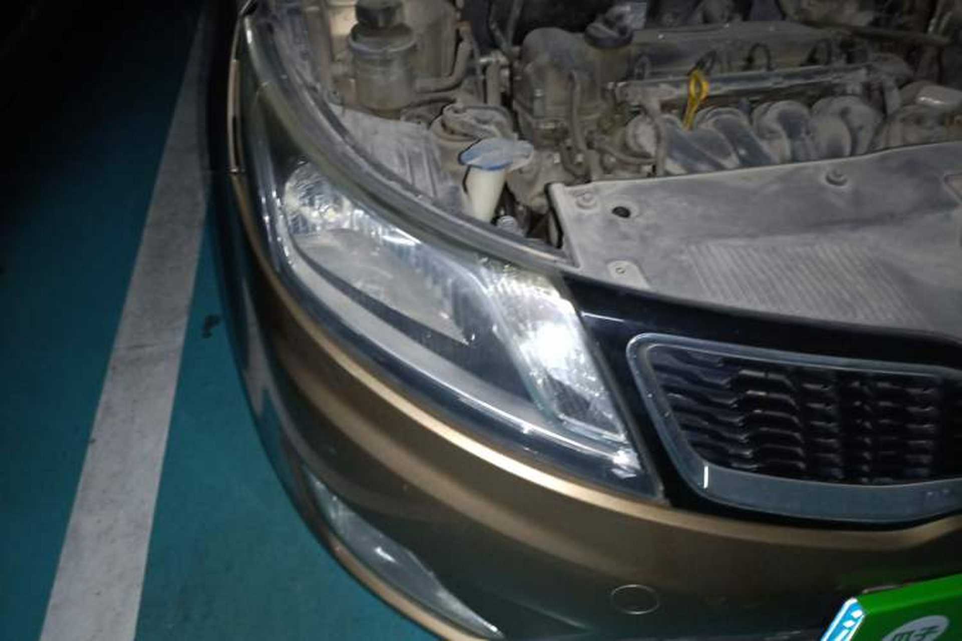 Used Kia K2 2011 Sedan 1.4L MT TOP Right Front Headlight