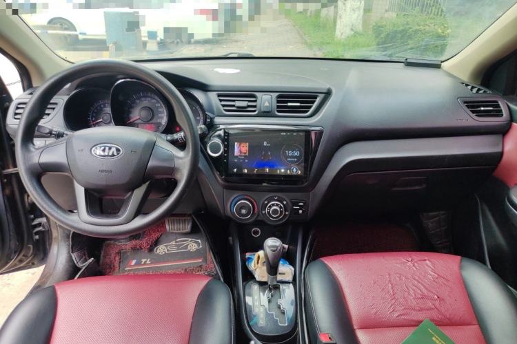 Used Kia K2 2012 Hatchback 1.4L MT Cool Edition Commemorative Model Center Console
