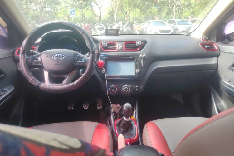 Used Kia K2 2012 Sedan 1.4L MT TOP Commemorative Edition Center Console