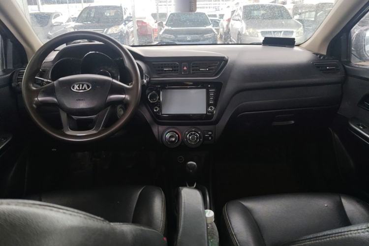 Used Kia K2 2012 Sedan 1.4L MT TOP Commemorative Edition Center Console