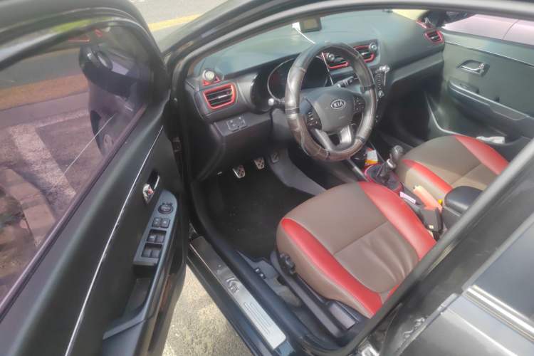 Used Kia K2 2012 Sedan 1.4L MT TOP Commemorative Edition Driver Seat