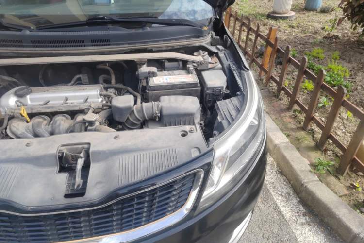 Used Kia K2 2012 Sedan 1.4L MT TOP Commemorative Edition Engine Bay Left