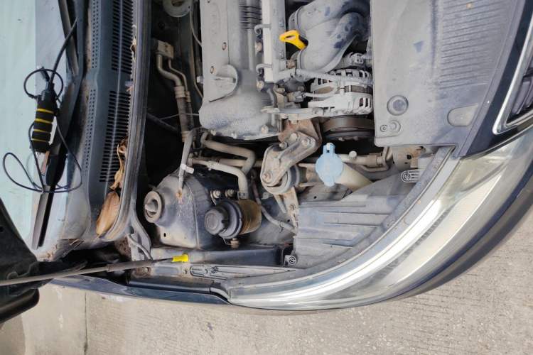 Used Kia K2 2012 Hatchback 1.4L MT Cool Edition Commemorative Model Engine Bay Right