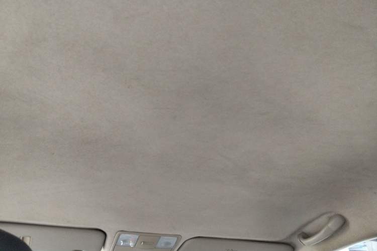 Used Kia K2 2012 Sedan 1.4L MT GLS Commemorative Edition Headliner