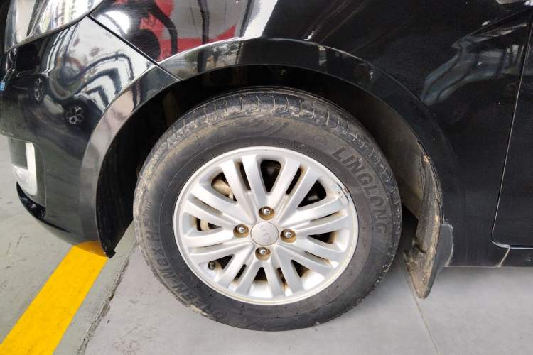 Used Kia K2 2012 Sedan 1.4L MT GLS Commemorative Edition Left Front Wheel Hub