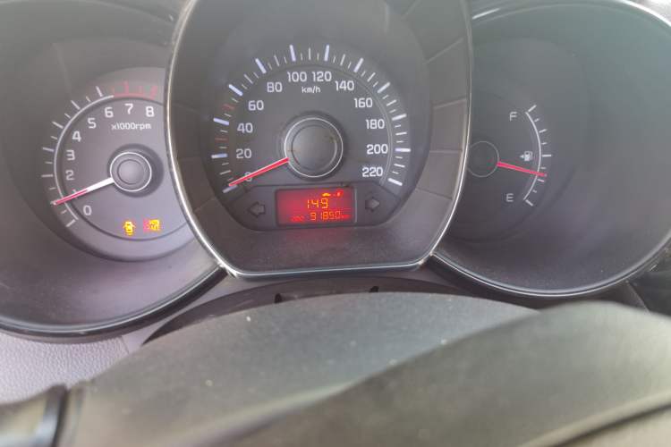 Used Kia K2 2012 Sedan 1.4L MT GL Commemorative Edition Odometer Close Up