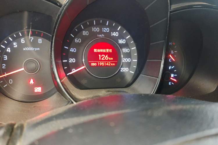 Used Kia K2 2012 Sedan 1.4L MT TOP Commemorative Edition Odometer Close Up