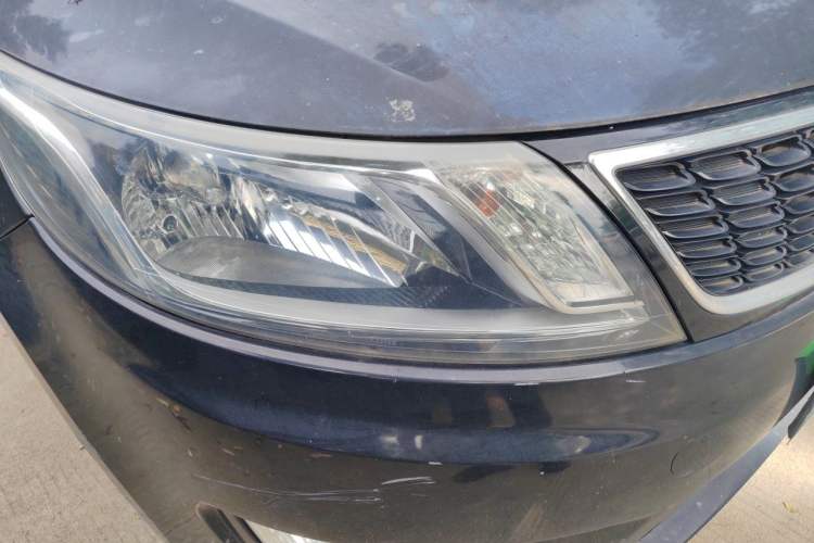 Used Kia K2 2012 Hatchback 1.4L MT Cool Edition Commemorative Model Right Front Headlight