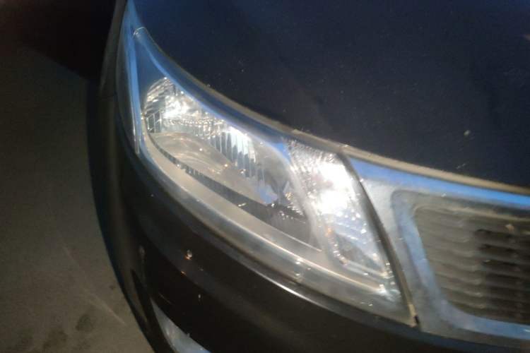 Used Kia K2 2012 Hatchback 1.4L MT GLS Commemorative Edition Right Front Headlight