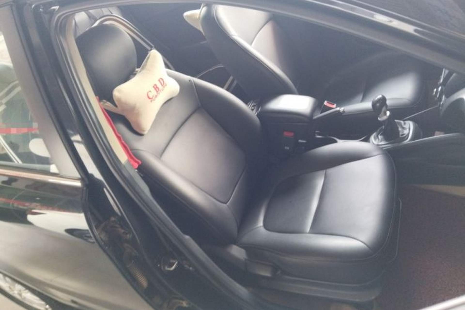 Used Kia K2 2012 Sedan 1.4L MT GLS Commemorative Edition Right Front Seat