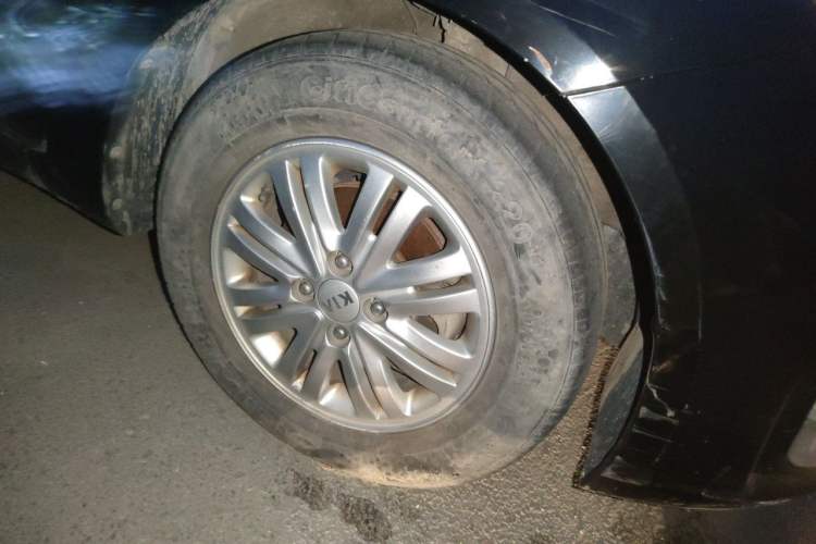 Used Kia K2 2012 Hatchback 1.4L MT GLS Commemorative Edition Right Front Wheel Hub