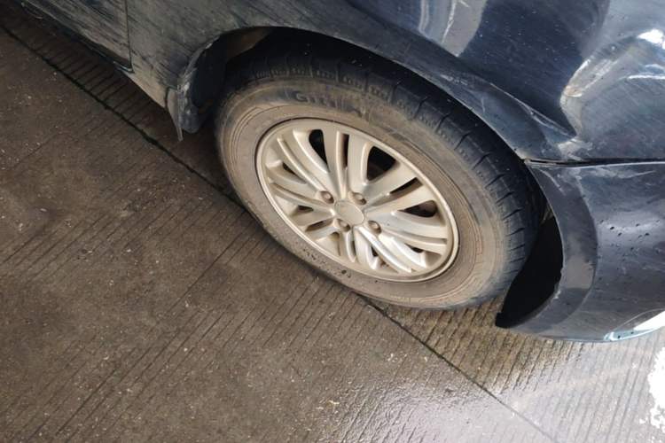 Used Kia K2 2012 Sedan 1.4L MT TOP Commemorative Edition Right Front Wheel Hub