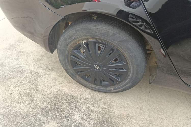 Used Kia K2 2012 Sedan 1.4L Automatic GLS Commemorative Edition Right Rear Wheel Hub