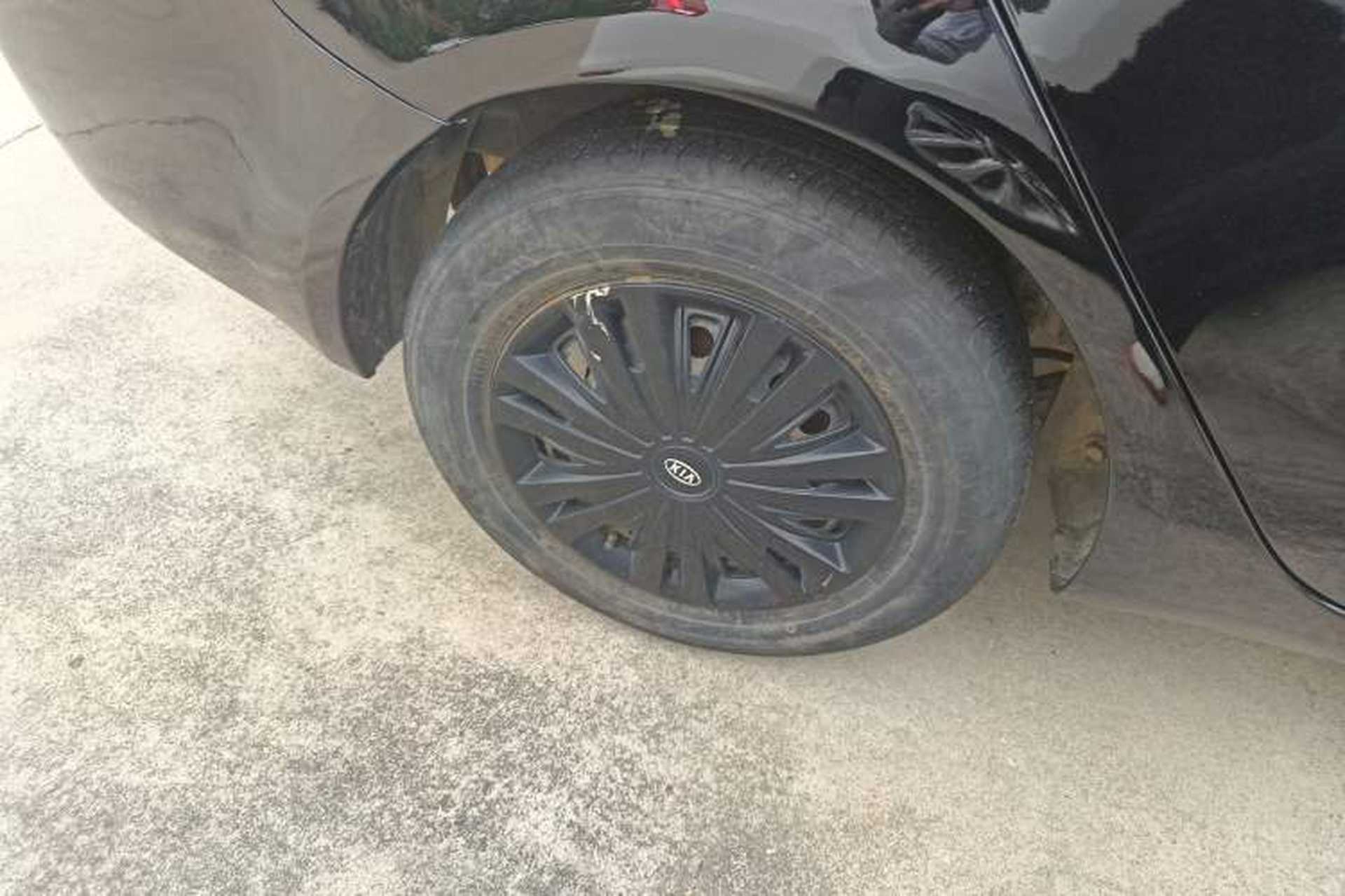 Used Kia K2 2012 Sedan 1.4L Automatic GLS Commemorative Edition Right Rear Wheel Hub