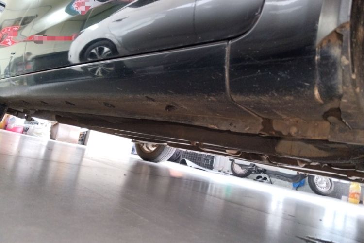 Used Kia K2 2012 Sedan 1.4L MT GLS Commemorative Edition Right Side Sill