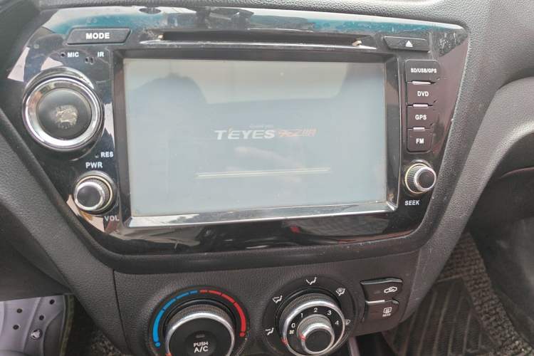 Used Kia K2 2012 Hatchback 1.4L MT Cool Edition Commemorative Model Audio And AC Panel