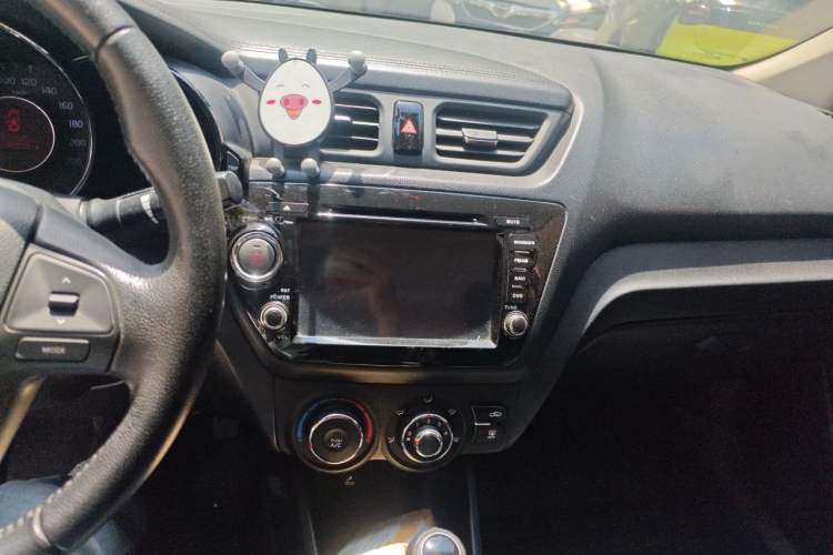 Used Kia K2 2012 Sedan 1.6L AT Premium ECO Audio And AC Panel
