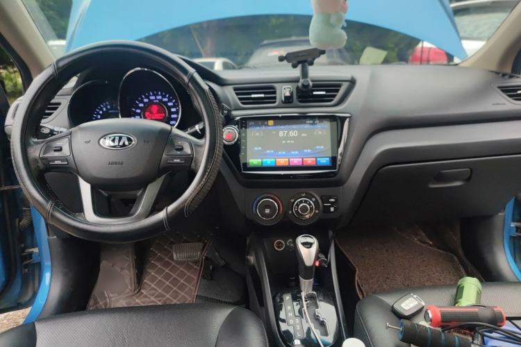 Used Kia K2 2012 Sedan 1.6L AT Premium ECO Center Console