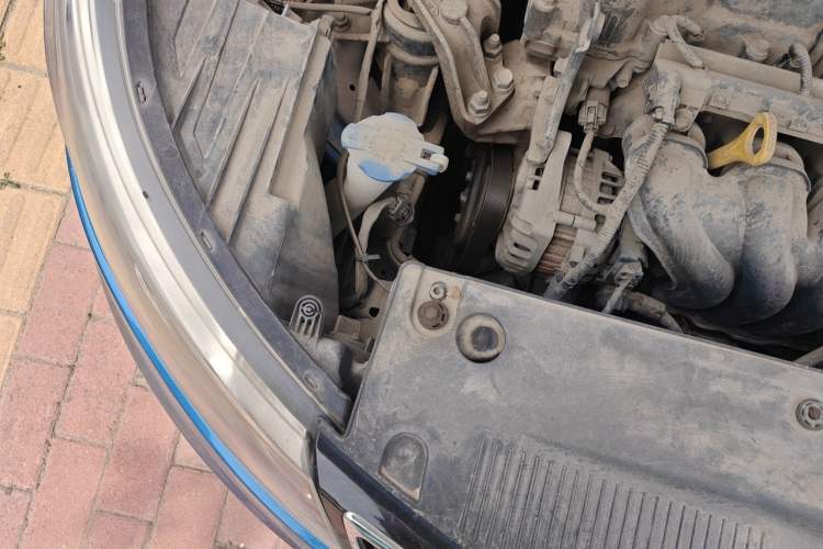 Used Kia K2 2012 Hatchback 1.4L MT Cool Edition Commemorative Model Engine Bay Right