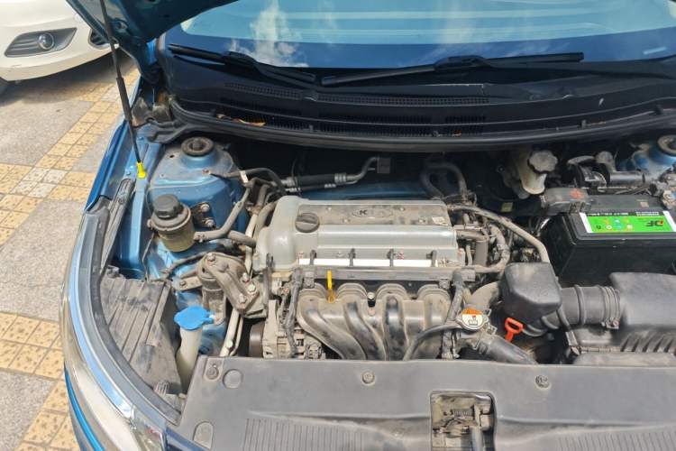 Used Kia K2 2012 Sedan 1.6L AT Premium ECO Engine Bay Right